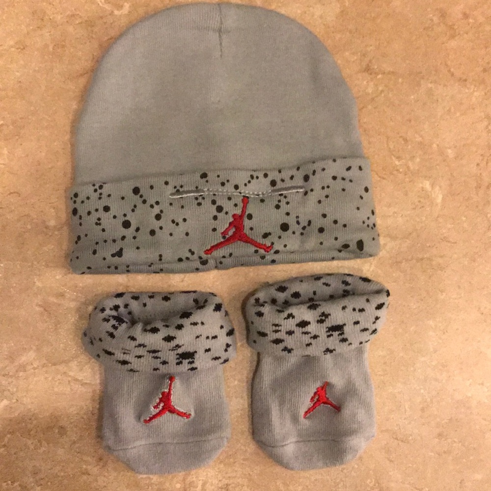 Jordan hat with booties -NWOT